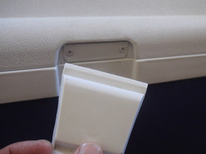 キャンプ用品 クーラーボックス 破損