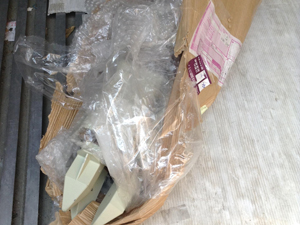 部品同士 傷つかないよう 梱包