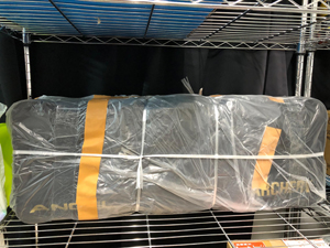 荷物 ビニール袋で包む
