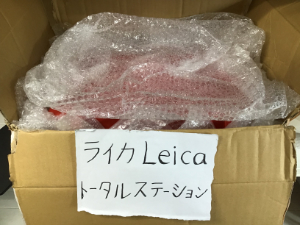 ライカ Leica トータルステーションの梱包