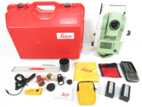 Leica FlexLine TS06plus ノンプリズムトータルステーション 中古
