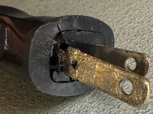 電気炉 電源プラグ 破損
