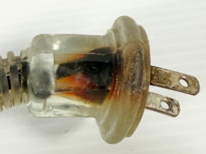 業務用機械 電源プラグ 焼損 溶融