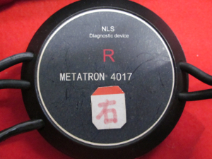 メタトロン シール貼り付け