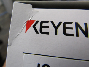 キーエンス アンプユニット 元箱 折れ