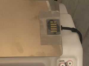 ラジオ波 対極板 テープで本体に固定