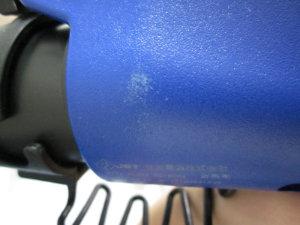 電気自動車 充電ケーブル 車両側コネクタ 傷