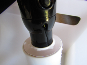 エステ機器 ヘッドの穴 水漏れ