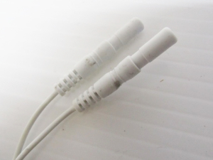 EMS(美容機器) コード(導子プラグ) 汚れ