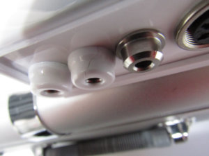 レヨコンプ 出力端子 ヒビ割れ