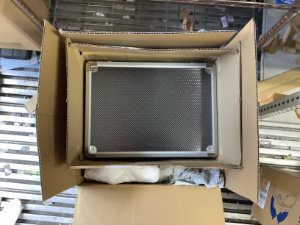 メタトロン エメラルドの梱包