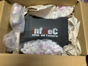 赤外線カメラの梱包