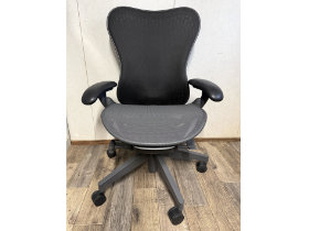 Herman Miller Mirra 2 Chair 展示品