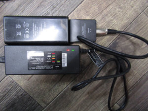 パワースーツ 新品バッテリーへの交換 必要