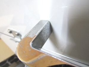 電気炉 取っ手（メッキ部） 金属表面 斑点状の白い点々 黒ずみ