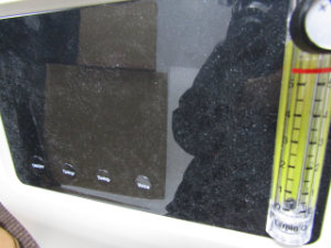 酸素発生器 操作パネル 埃の付着