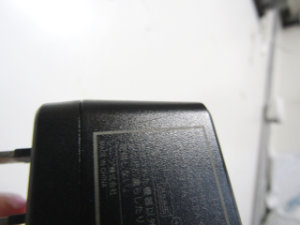 SR-04M-Y ACアダプター外装 傷